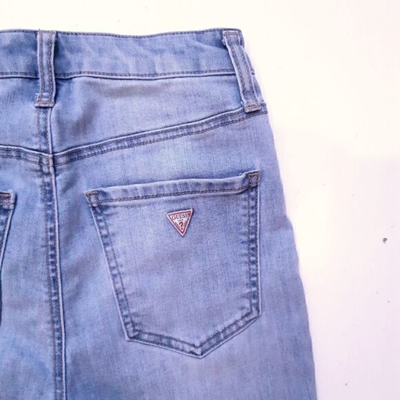 Guess Distressed Light Wash Blue Jeans - Picture 5 of 6